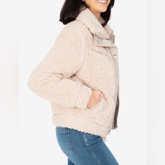 Kut from the Kloth|Tan Teddy jacket with front pockets•••Perfect for fall/winter - Picture 14 of 15